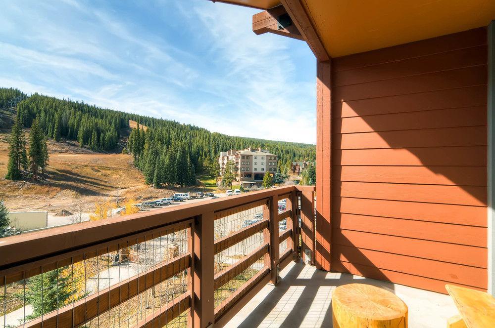 Covered Bridge At Center Village By Copper Mountain Lodging Екстериор снимка
